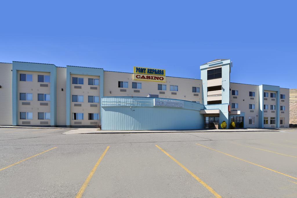 West Star And Casino Hotel